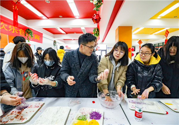 包湯圓，制花燈|熱熱鬧鬧過元宵