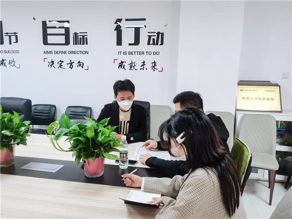 企業(yè)招聘進(jìn)校園，助力學(xué)生高質(zhì)量就業(yè)